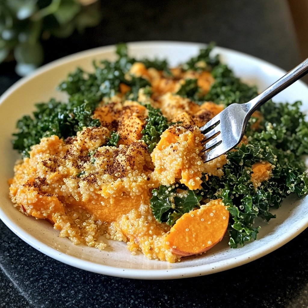 Süßkartoffel-Buddha-Bowl mit Grünkohl und Quinoa